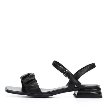 Черные босоножки из кожи