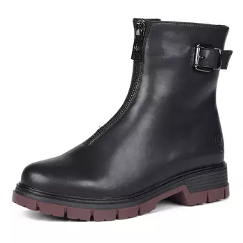 Черные ботинки из кожи на рифленой подошве