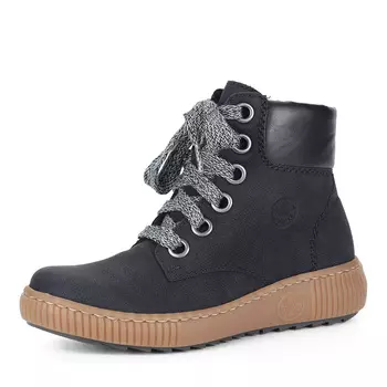 Черные ботинки на шнуровке