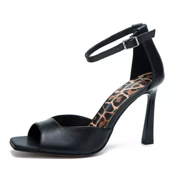 Черные открытые туфли из гладкой кожи