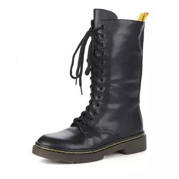 Черные полусапоги из кожи на шнуровке