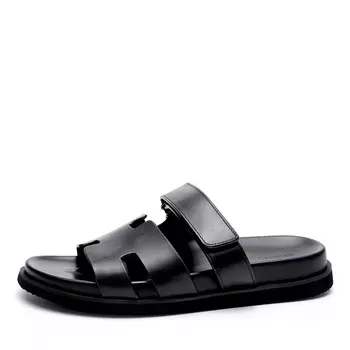 Черные шлепанцы из гладкой кожи