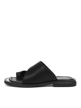 Черные шлепанцы из кожи