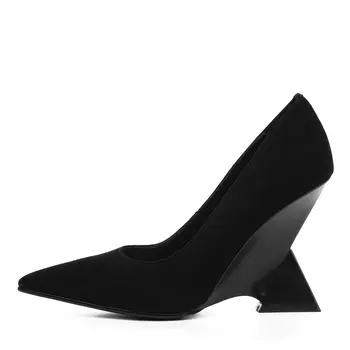 Черные туфли лодочки из натурального велюра