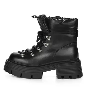 Черные утепленные ботинки из кожи