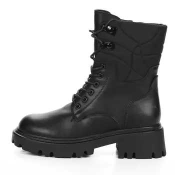 Черные утепленные ботинки из кожи