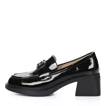 Черные закрытые туфли из лаковой кожи