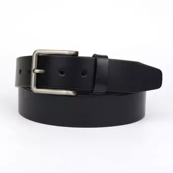 Черный кожаный ремень