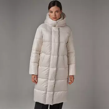 Пуховик женский прямого силуэта светло-бежевый