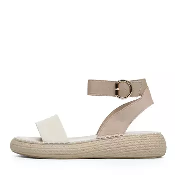 Светлые босоножки из кожи