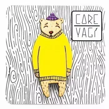 Значок деревянный "Медведь в свитере", в ассортименте