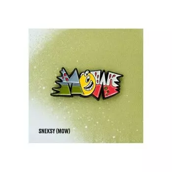 Значок металлический Heart Of Moscow Граффити Sneksy