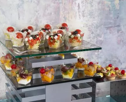 Подставка-куб фуршетная Luxstahl 150х150х255мм серебро