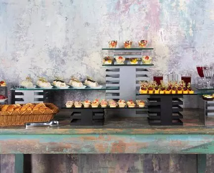 Стекло для подставки фуршетной Luxstahl 600х200 мм светло-голубой