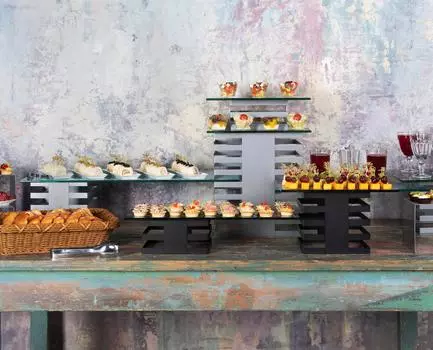 Стекло для подставки фуршетной Luxstahl 750х300 мм черное