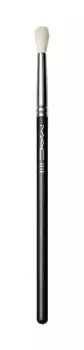 Маленькая кисть для нанесения теней MAC 221S Mini Tapered Blending Synthetic Brush
