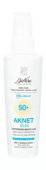 Солнцезащитный крем для жирной и проблемной кожи лица BioNike Aknet Sun Very High Protection SPF 50+