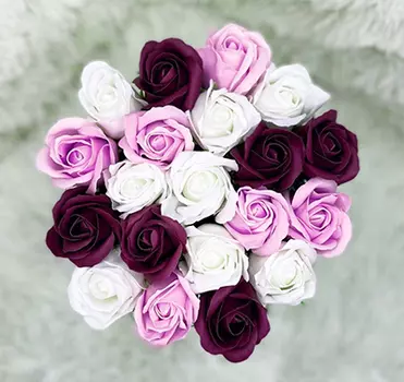 Букет из мыльных роз в белом коробе (21 шт.)