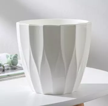 Кашпо для цветов со вставкой "Флюте" (1,9 л) белый