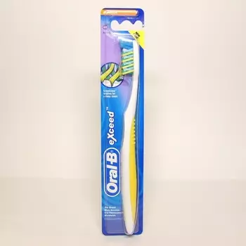 Зубная щетка Oral-B 40 Эксцид средняя 1 шт