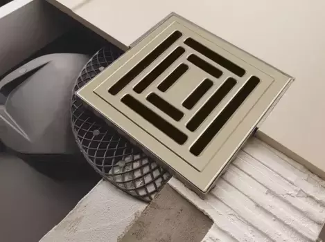 Душевой трап 148x148/50 мм матовый хром Berges Platz Uno 090170