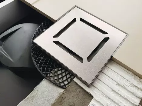 Душевой трап 148x148/50 мм матовый хром Berges Platz Norma 090159