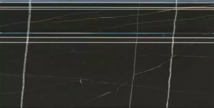 Плинтус FME008R Греппи черный 20*40