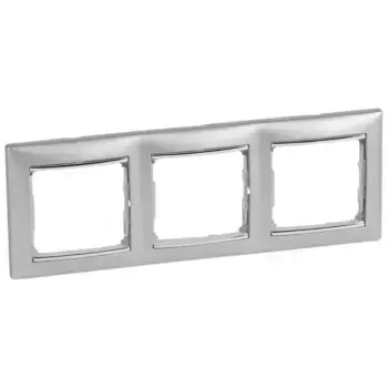 Рамка 3-постовая Legrand Valena алюминий/серебряный штрих 770353