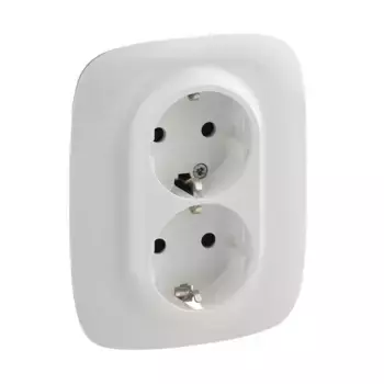 Розетка двойная Legrand Valena Allure 16A 250V с/з со шторками безвинтовой зажим белая 753726
