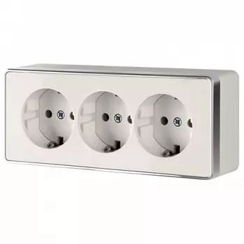 Розетка тройная с заземлением и шторками Werkel Gallant слоновая кость W5073103 4690389163906