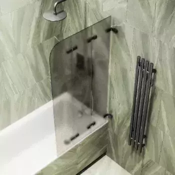 Шторка на ванну складная MaybahGlass 140х75 профиль черный, стекло бронза матовая