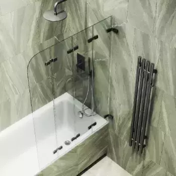 Шторка на ванну складная MaybahGlass 140х98 профиль черный, стекло прозрачное