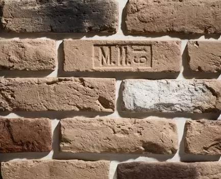 0 Leonardo Stone