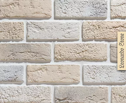 0 Leonardo Stone