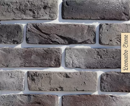 0 Leonardo Stone