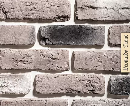 0 Leonardo Stone