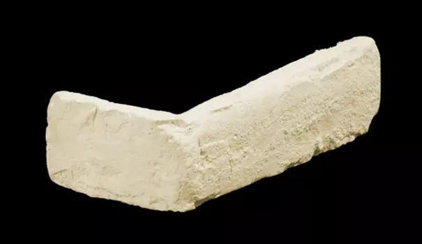 0 Leonardo Stone