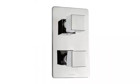 Смеситель Bossini Cube New Z00062.030 для ванны с душем, хром