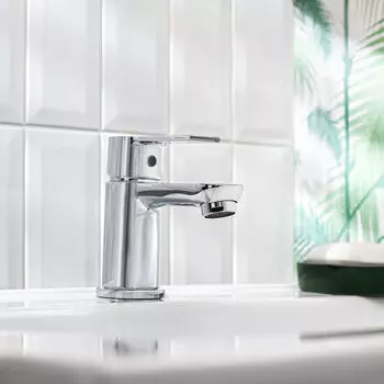 Смеситель для раковины BOOU B8289-1J хром