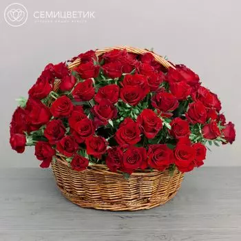 Композиция из 101 красной российской розы (Магия) 35 см в корзине
