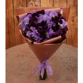 Букет-дуэт латирусов "Загадочная мелодия" (15,25,35,51 или 75). Букет цветов с доставкой по Москве.