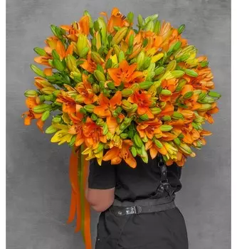 Букет из 45 лилий "Оранжевое настроение"