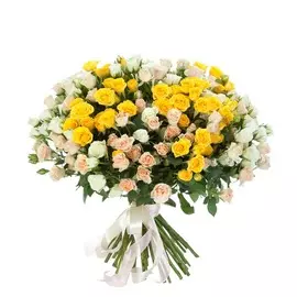 Букет из 51 кустовой розы "Крем-брюле"