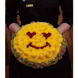 Цветочный смайлик "Влюблённость"