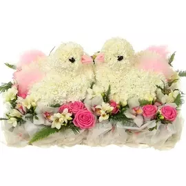 Композиция "Целующиеся голубки"