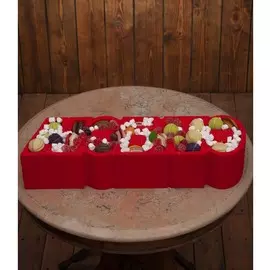 Композиция из сладостей "Люблю"