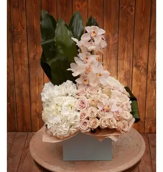 Композиция "Нежные ноты любви"