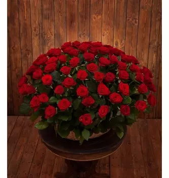 Композиция "Пурпурный сонет" (51, 101 или 201 роза)