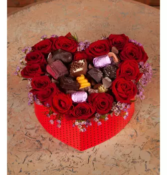 Подарочная коробка "Горячее сердце"