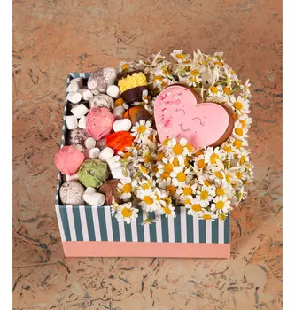 Подарочная коробка "Сладкое сердце"